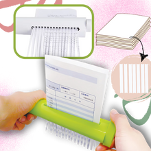 Carica l'immagine nel visualizzatore di Gallery, Tritacarte manuale portatile - Ozerty