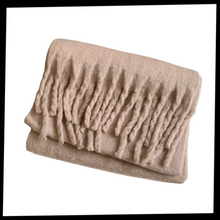 Carica l'immagine nel visualizzatore di Gallery, Sciarpa da donna Cozy Elegance - Ozerty