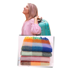 Carica l&#39;immagine nel visualizzatore di Gallery, Sciarpa invernale da donna a quadri - Ozerty
