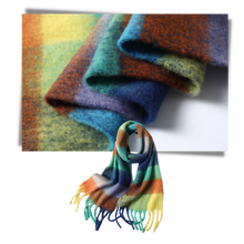Carica l&#39;immagine nel visualizzatore di Gallery, Sciarpa invernale da donna a quadri - Ozerty

