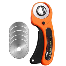 Carica l&#39;immagine nel visualizzatore di Gallery, Taglierina a rullo per tessuti con cinque lame da 45 mm
