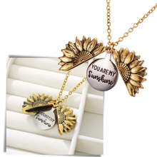 Carica l&#39;immagine nel visualizzatore di Gallery, Ciondolo a forma di girasole - Ozerty
