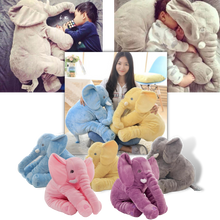 Carica l&#39;immagine nel visualizzatore di Gallery, Cuscino grande di peluche di elefante
