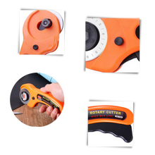 Carica l&#39;immagine nel visualizzatore di Gallery, Taglierina a rullo per tessuti con cinque lame da 45 mm - Ozerty
