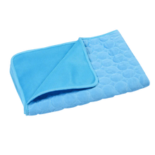 Carica l&#39;immagine nel visualizzatore di Gallery, Cuscinetto di raffreddamento per animali domestici in seta -Blu/XSBlu/SBlu/MBlu/LBlu/XL - Ozerty
